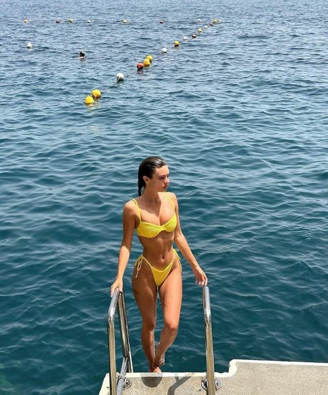 Sophia Vantuno model sexy picture