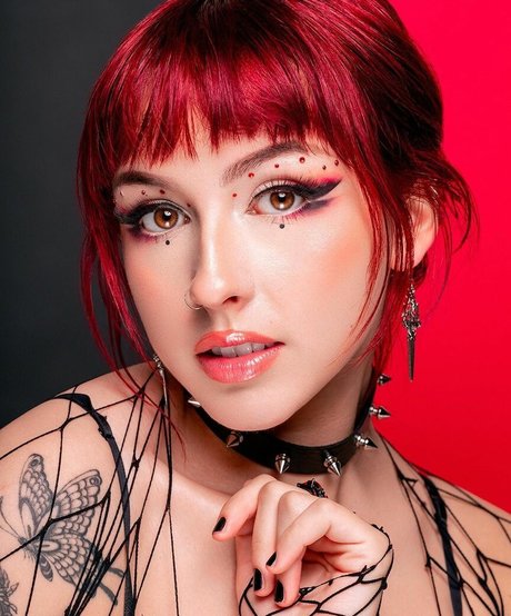 vana nz nudes model images