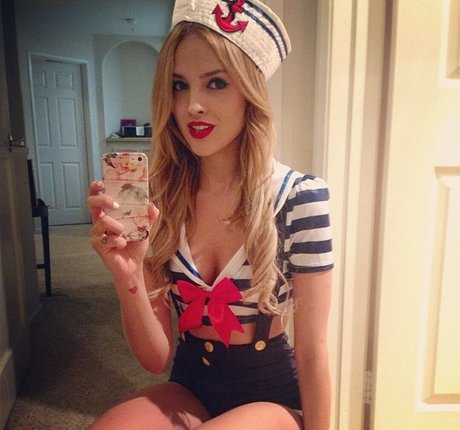 Eiza Gonzalez pornstar images