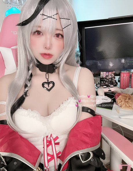 Rizunya porn actress photos