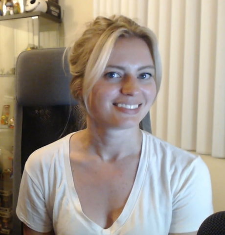 Elyse Willems top actress picture