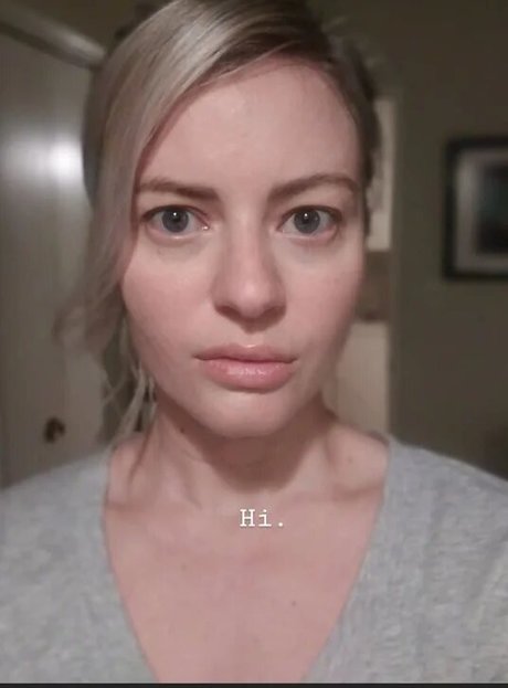 Elyse Willems exclusive star photo