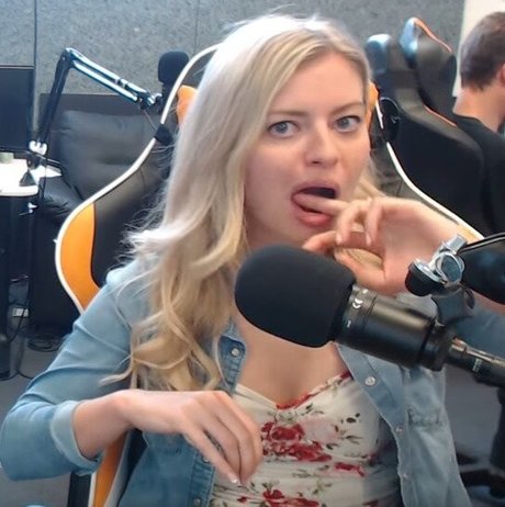 Elyse Willems high quality star pic