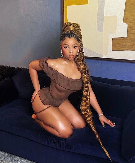 Chloe Bailey erotic star image