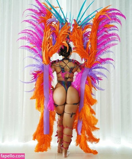 Chloe Bailey adult actress img