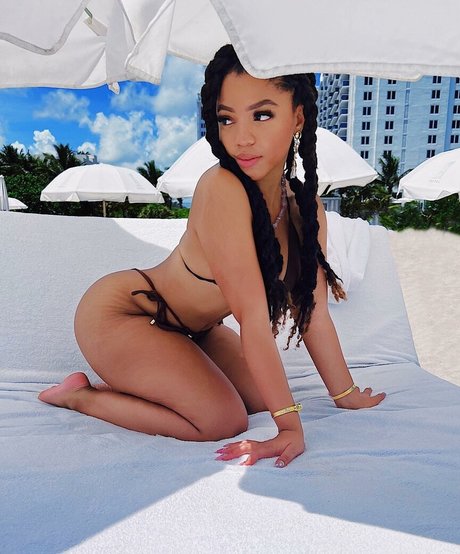 Chloe Bailey free model pics