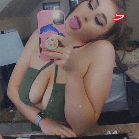 idkkat95 beautiful model image