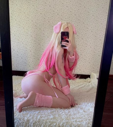 Lyraleiq adult star photo