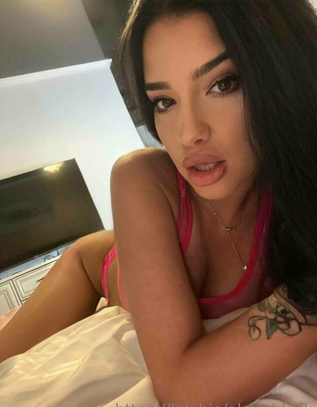 almablack erotic actress photos