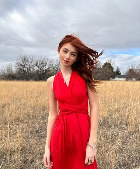 Sicily Rose free star image