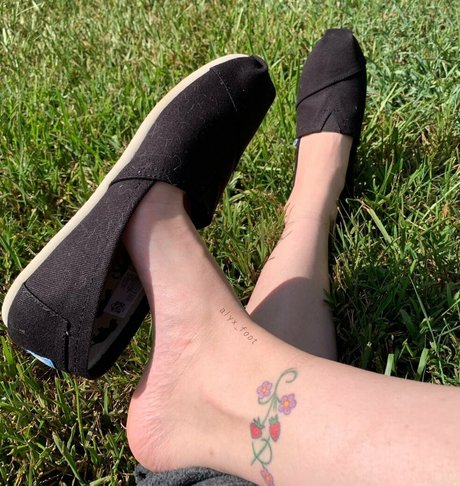 tinykittie free actress picture