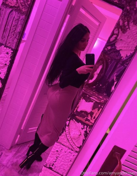 brunette milf onlyfans pornos img