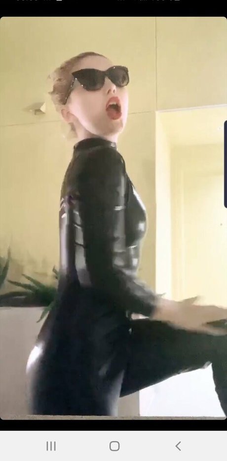 Sammi Hanratty star nude galleries