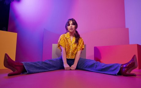 Sammi Hanratty sexy actress galleries