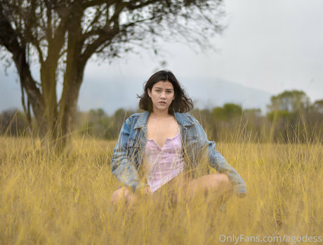 Yazmin Cabrera nudes model pics