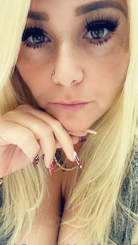 blondebrandy269 naked actress photo