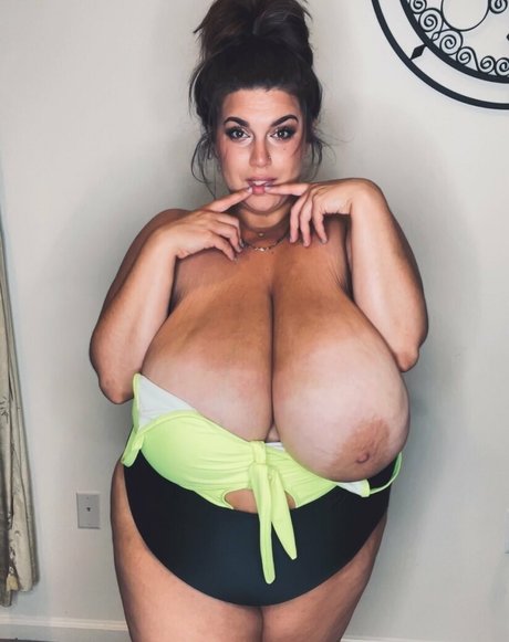 ariajane pornstar exclusive images