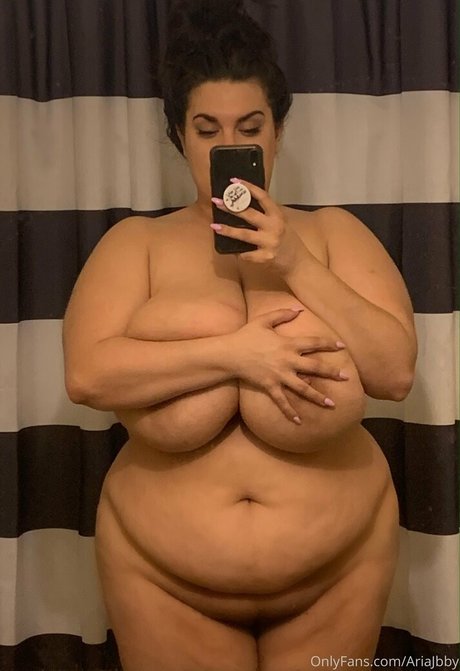 ariajane porn model img