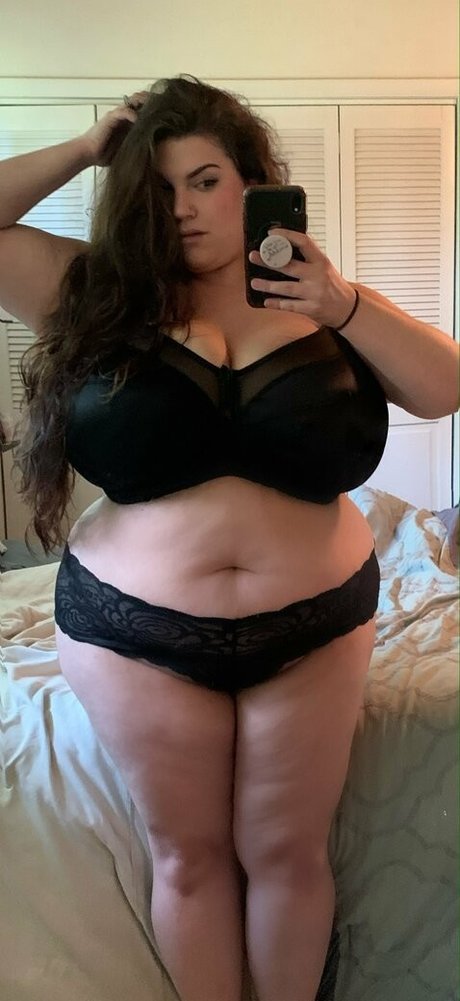 ariajane hd actress pic