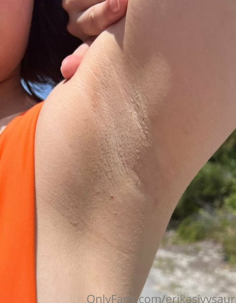 erikasvenusaur naked model pic