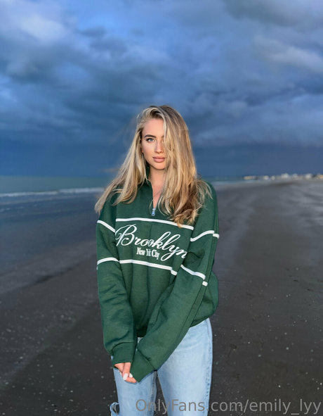 emily lyy star porn pics