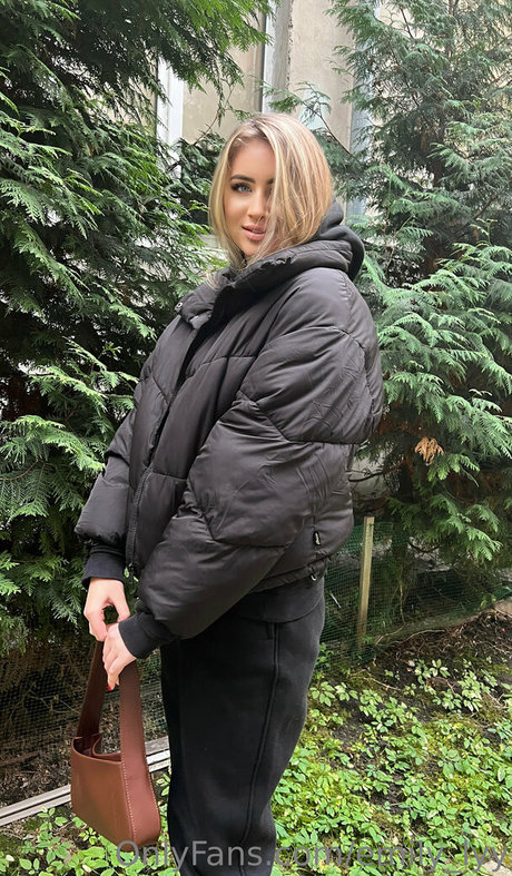 emily lyy sex pornstar picture