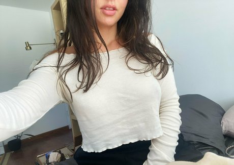 kikiiefree free model gallery