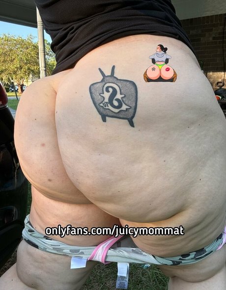 JuicymommaT pornstar nudes pic