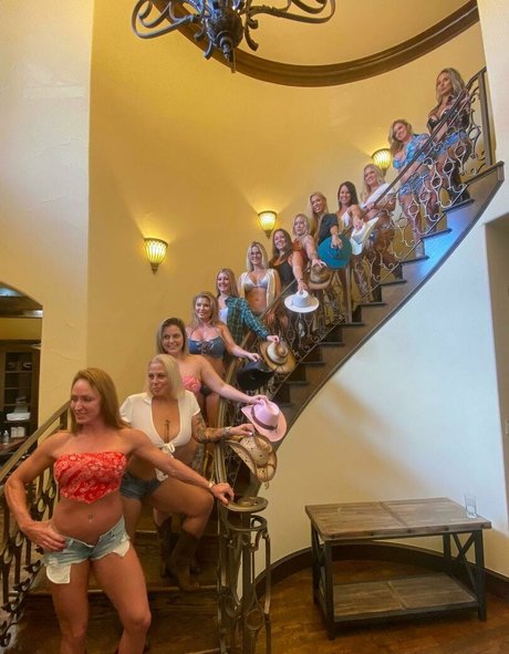 thehotwifetour nude star image