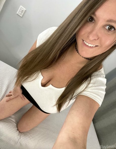 elaysmithfree Profile pic