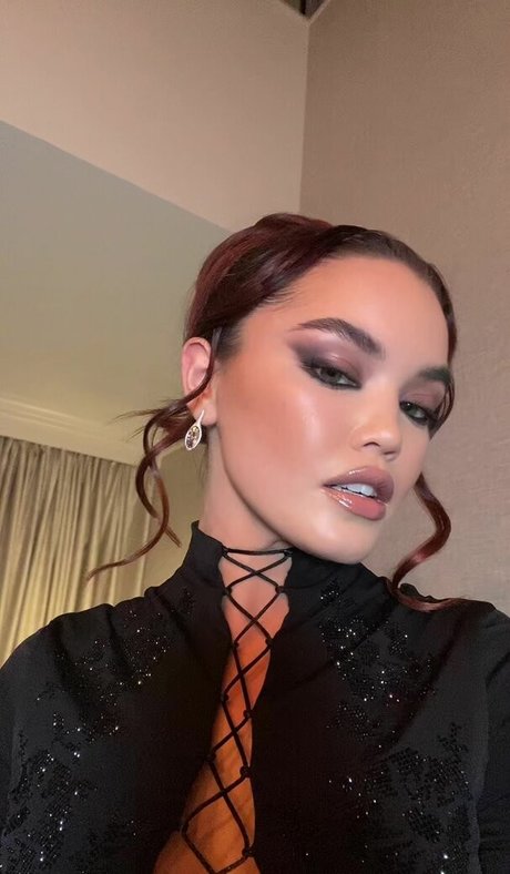 Paris Berelc pornstar sex image