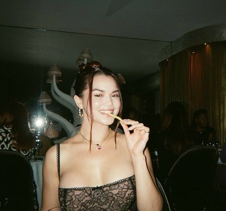 Paris Berelc sexy star photos