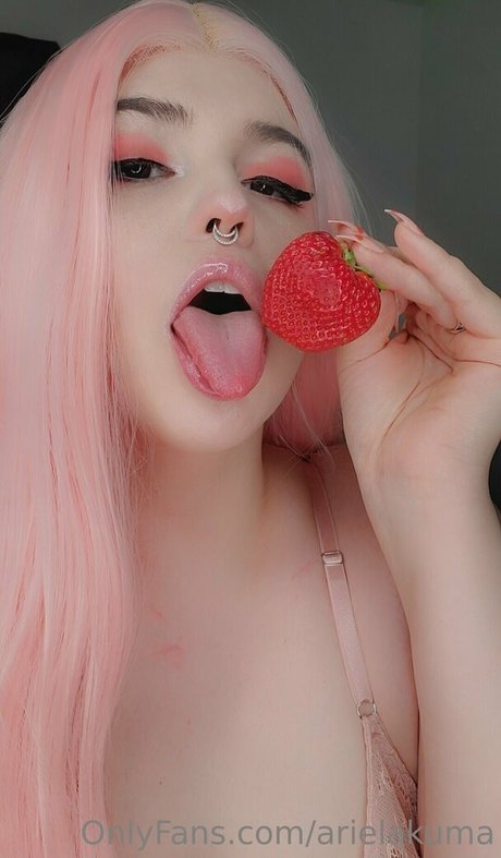 arielakuma model sexy pictures