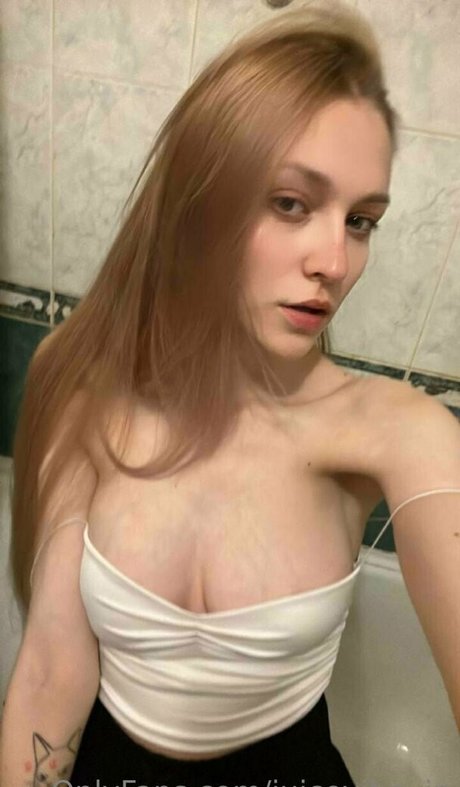 juicevibevip erotic model img