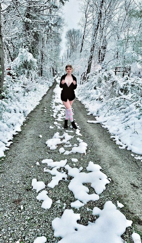 lyrictiana pornographic model pic