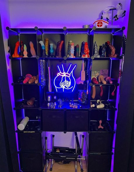 misscharliestoybox perfect model pics