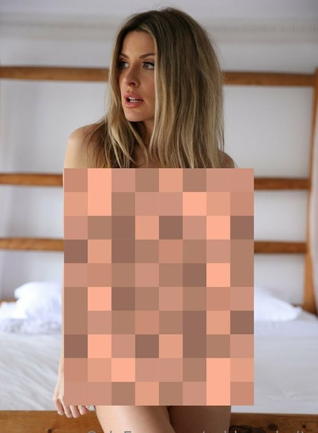 ashleyschultz hot star pics