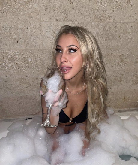 Allieesaur adult model pics