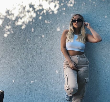 Lavender Baj model free photo