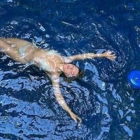 thenaturaltwins model pretty pic