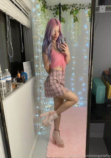 MorganLeFoy model erotic img