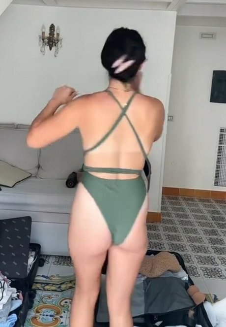 WomenBarstool art actress pics