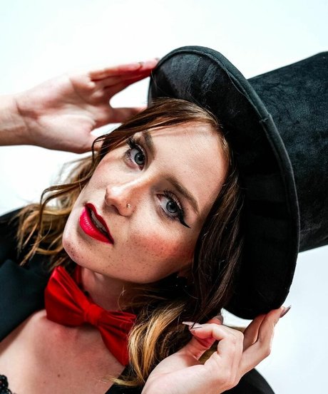 Audra Miller star picture