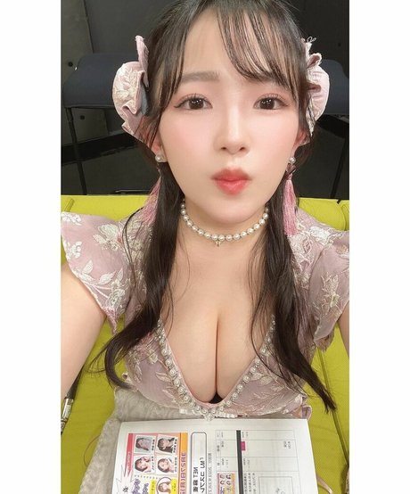 Jun Amaki erotic model pic