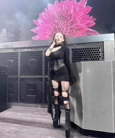 Jun Amaki naked model photos