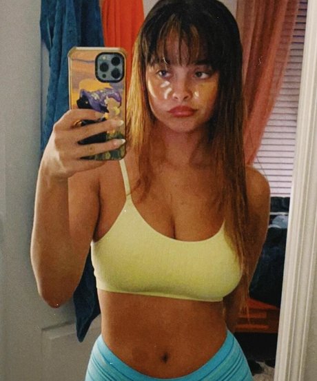 Grace Coffey nude model gallery