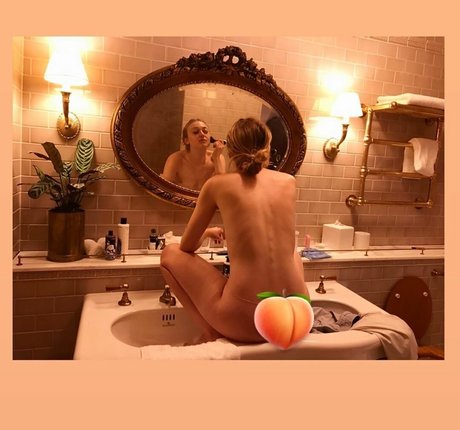 Dakota Fanning pornstar free image