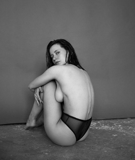 Toma Efremova adult actress photos