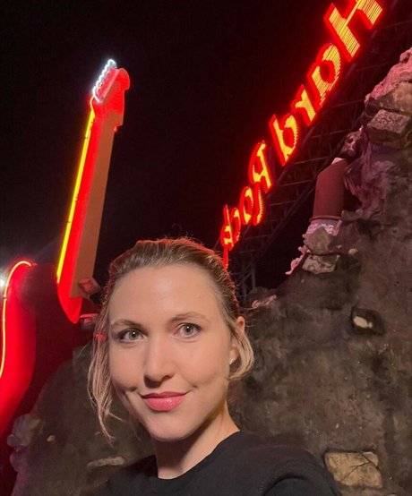 Taylor Tomlinson pornstar naked archive