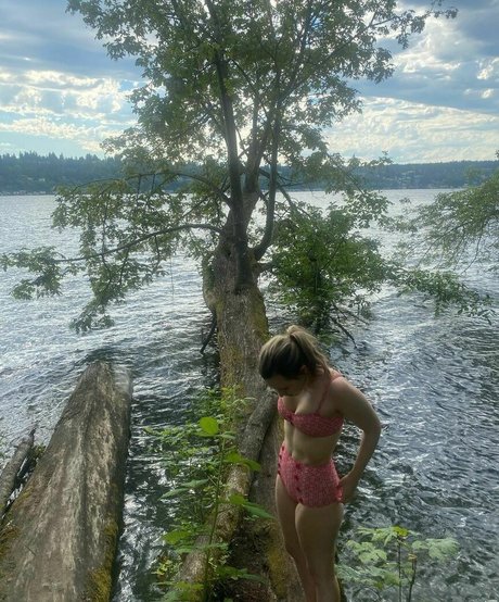 Taylor Tomlinson erotic pornstar pics